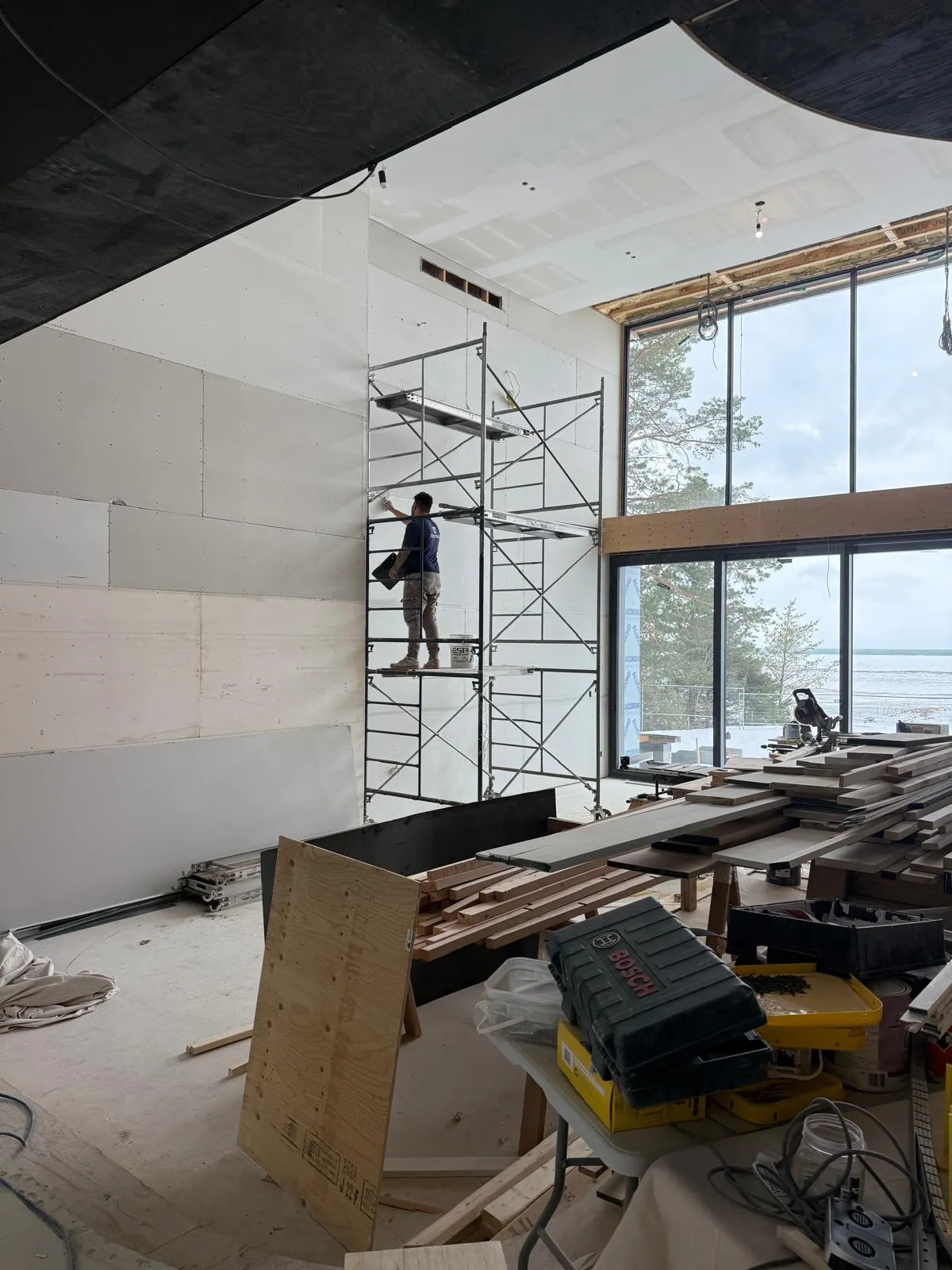 Southvale Construction residential and commercial framing, drywall or taping project